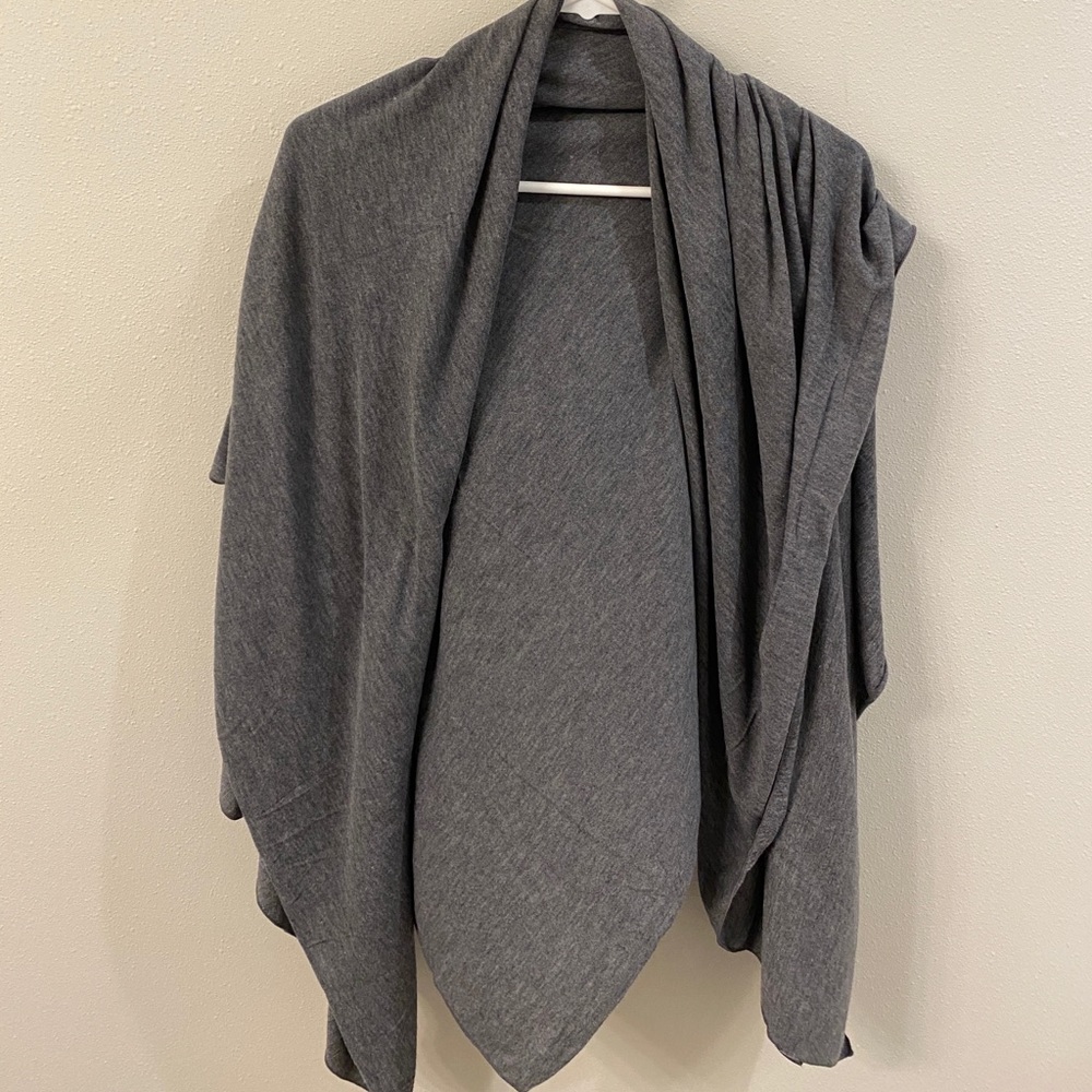 Under armour versatile wrap/scarf